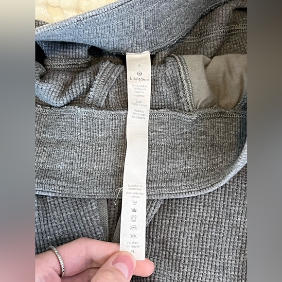 Lululemon Mellow In High-Rise Waffle Short 5 Inch, Size 4 - Picture 4 of 7